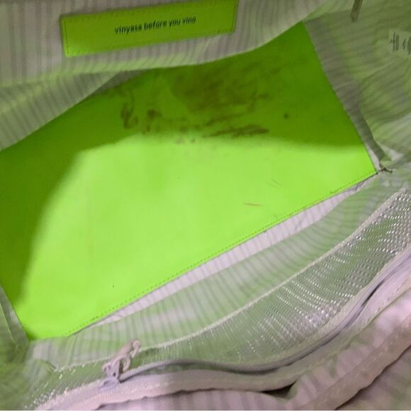 lululemon vinyasa to vino tote bag - Picture 9 of 16